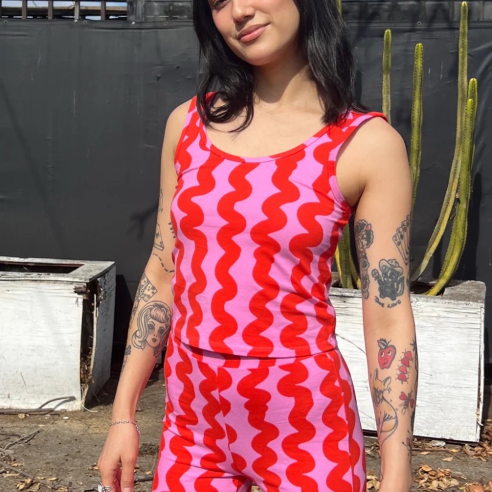 Nooworks Pink Squiggle Everyday Tank Top